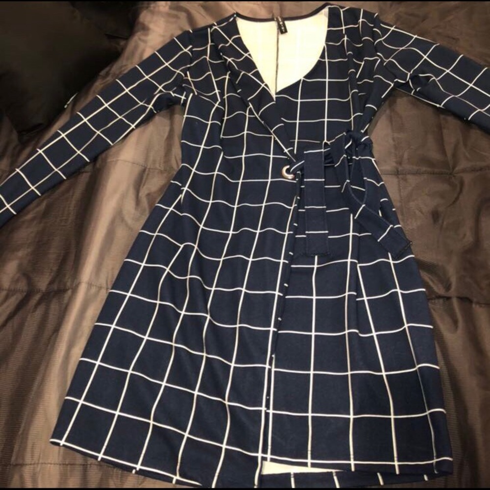 Mini dress - Picture 7 of 8